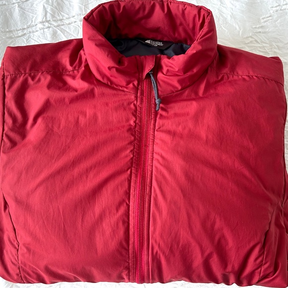 Medium MEC Red Ladies Primaloft Insulated Zip up Jacket Mountain Equipment Co-op - Picture 8 of 11